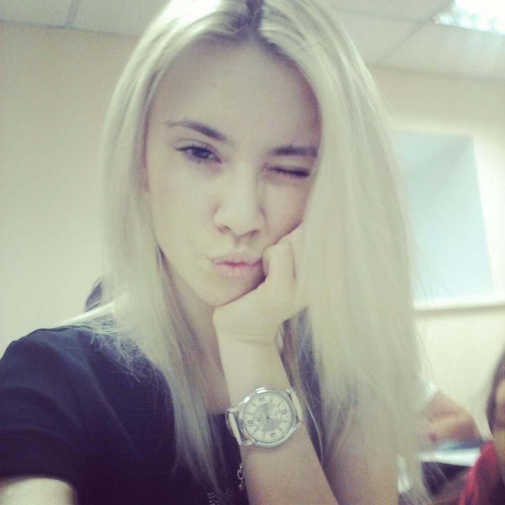 Blonde with a square at sea
