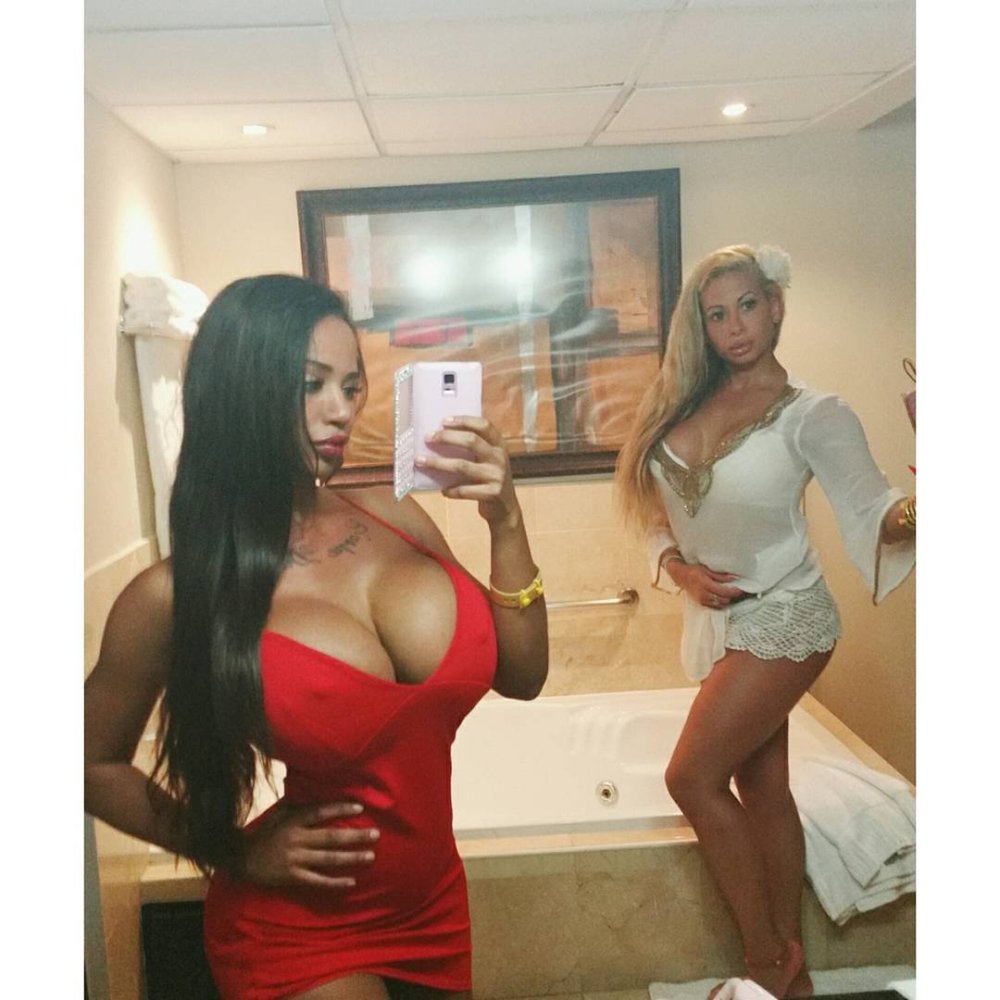 Denise Milani Bobs