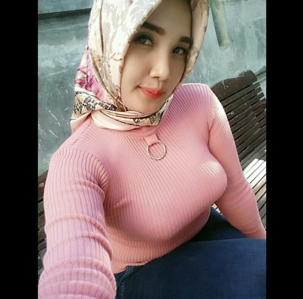 Hijab selfie Indonesian Big Boobs