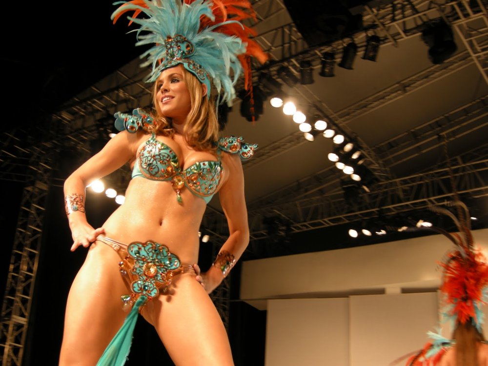 Andrea Martins Brazili Carnival