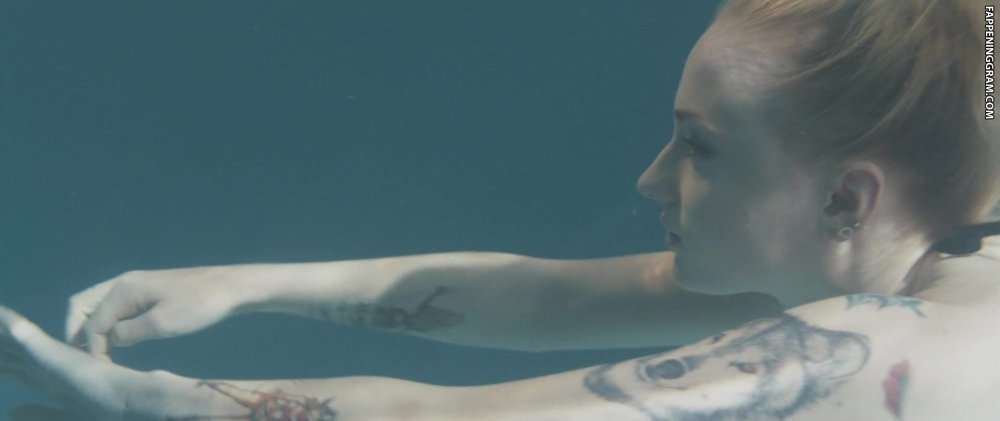 Sophie Turner Game of Thrones Nude