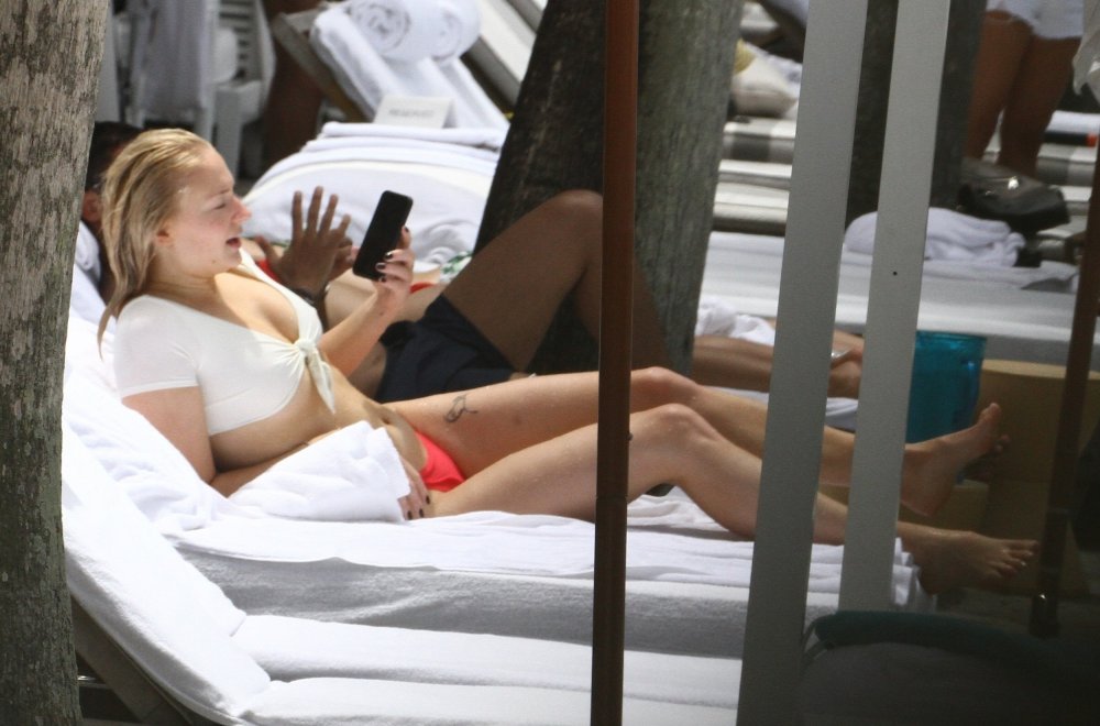 Camel paw at Sophie Turner