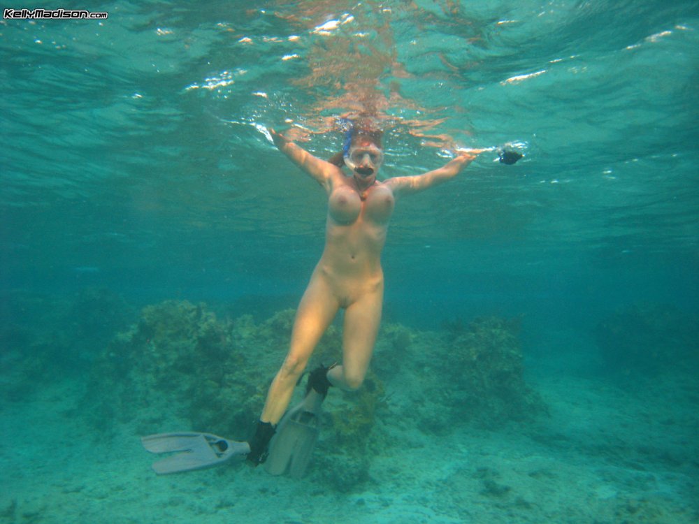 Nikki Thorne Naked Diving