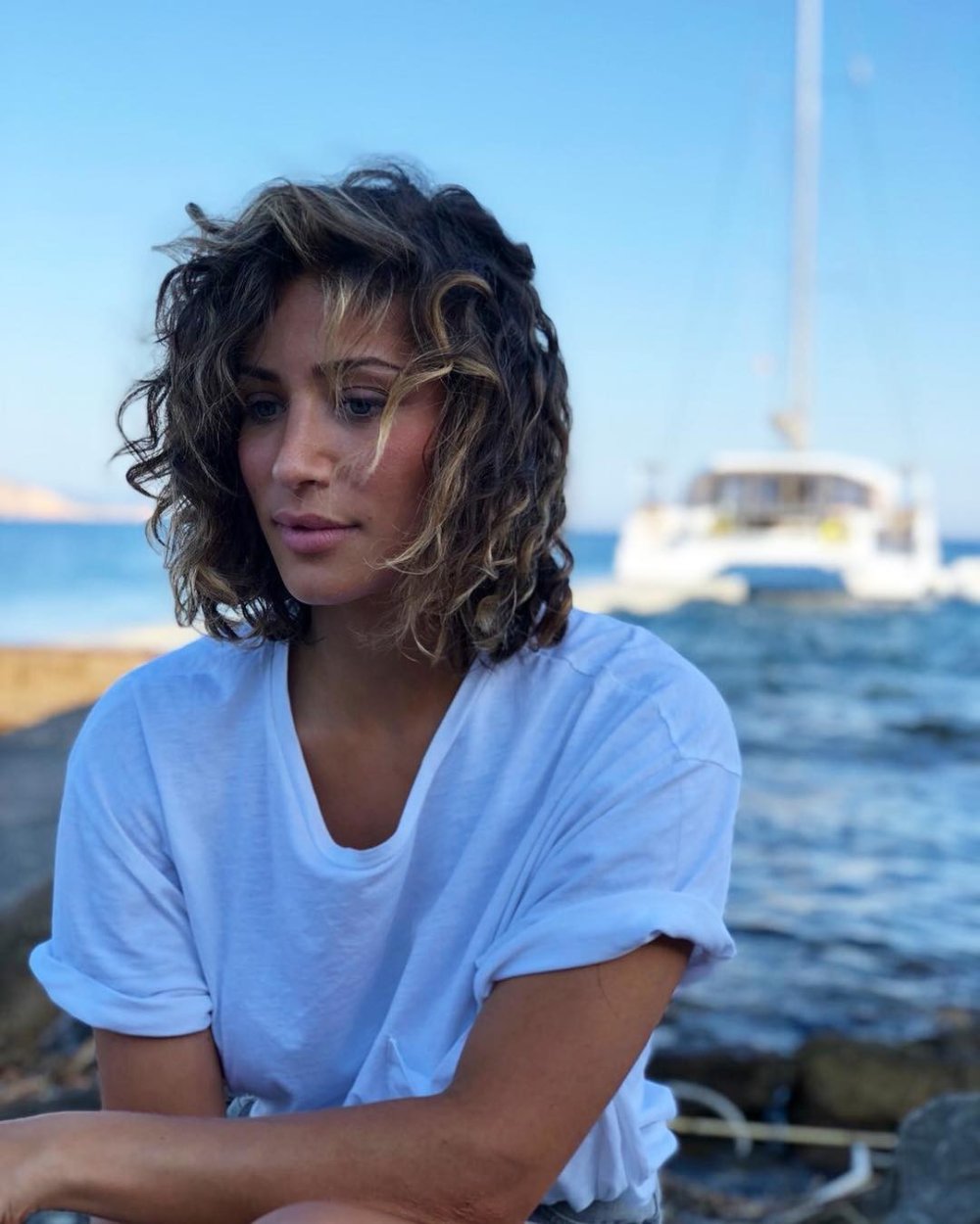 Manon Azem is absolutely naked