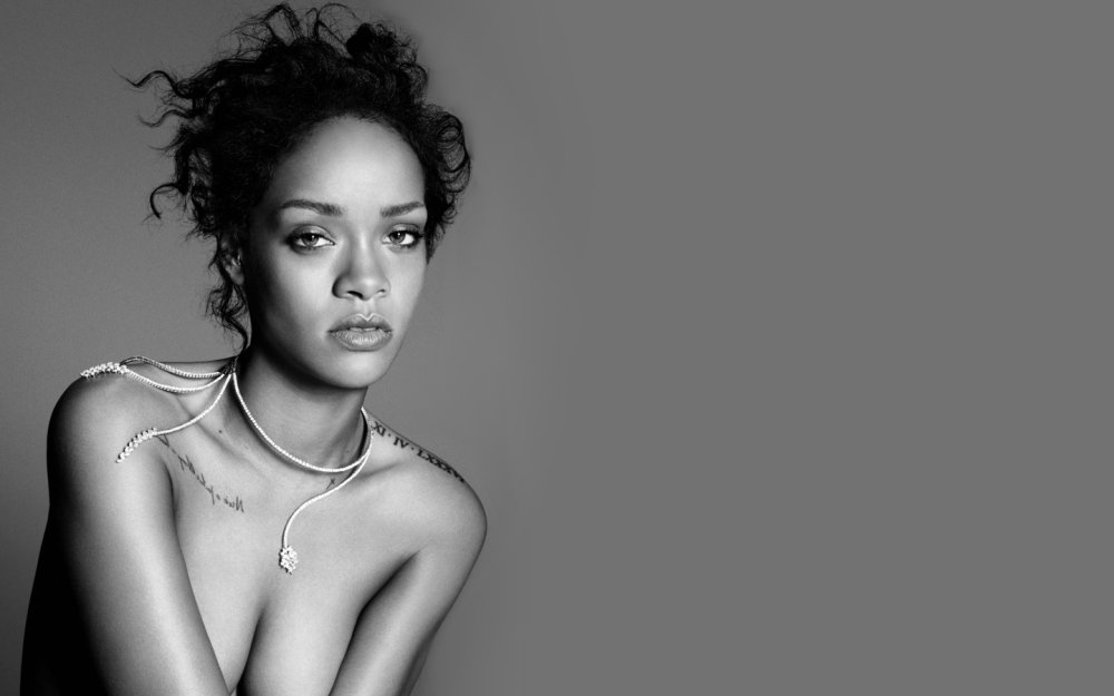 Rihanna naked photo shoots