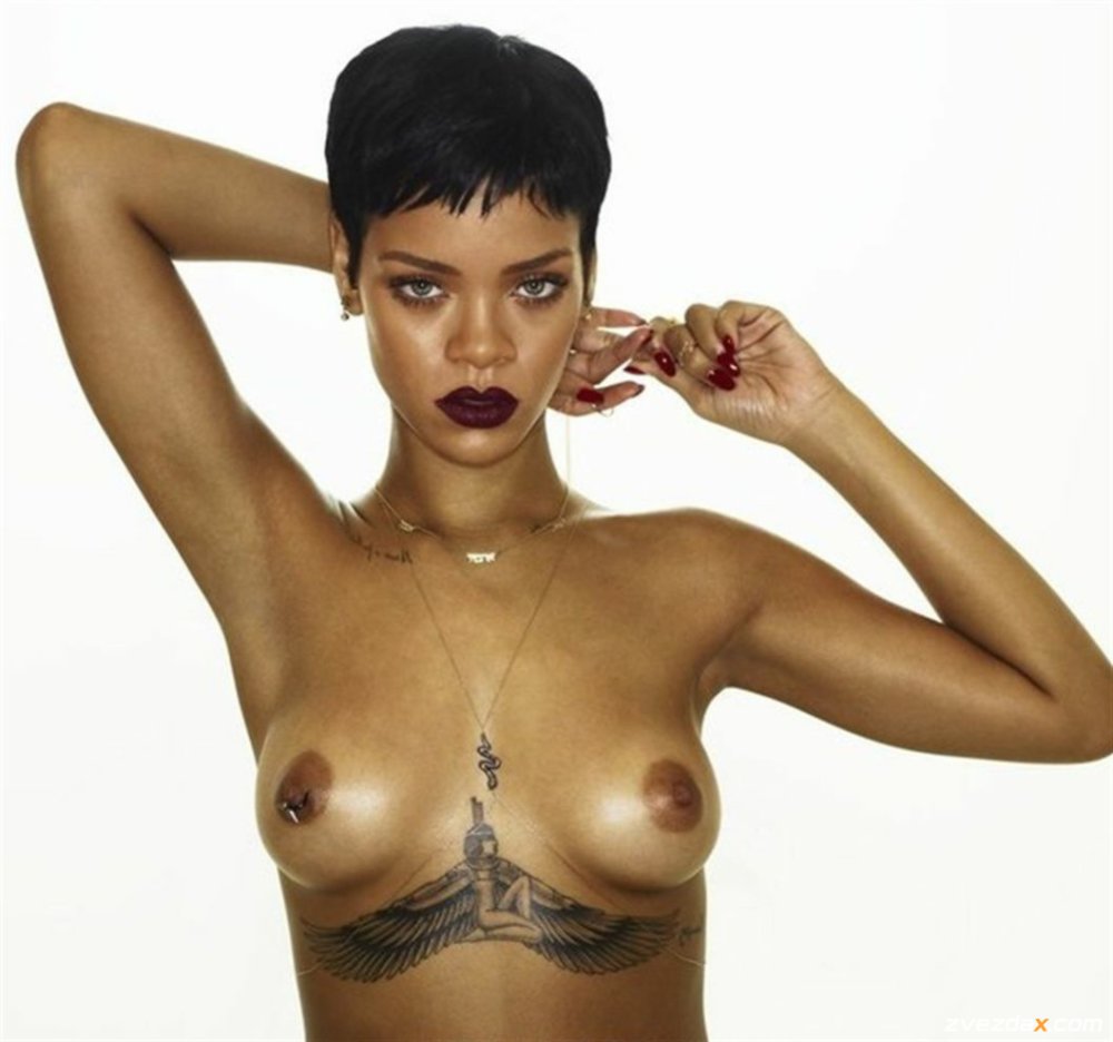 Naked singer Rihanna. Porno