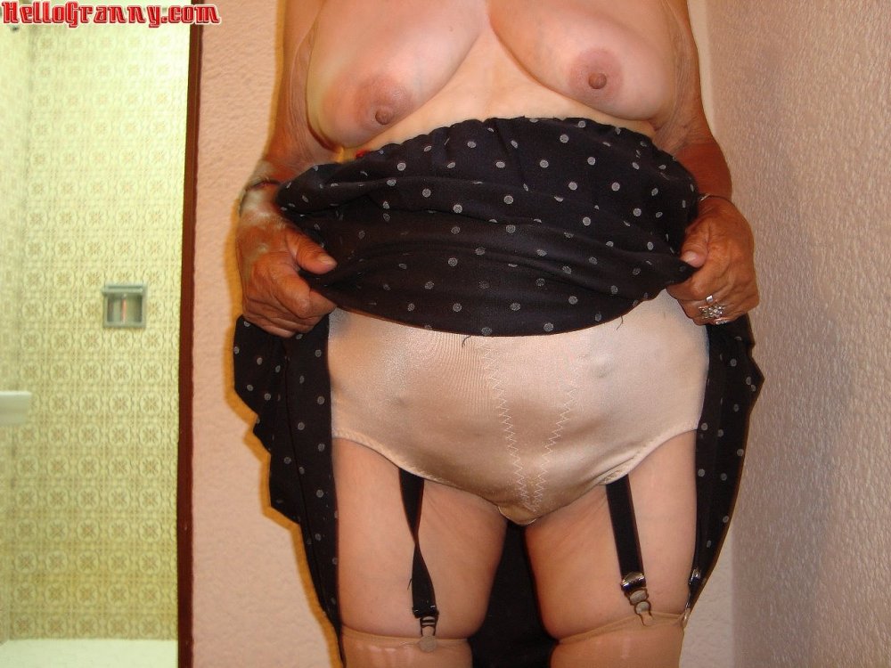 Naked old women in pantalons