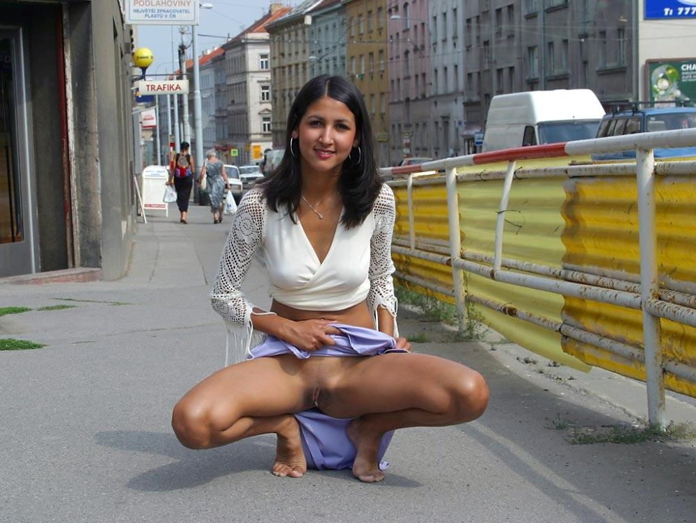 I lit up on the street without panties