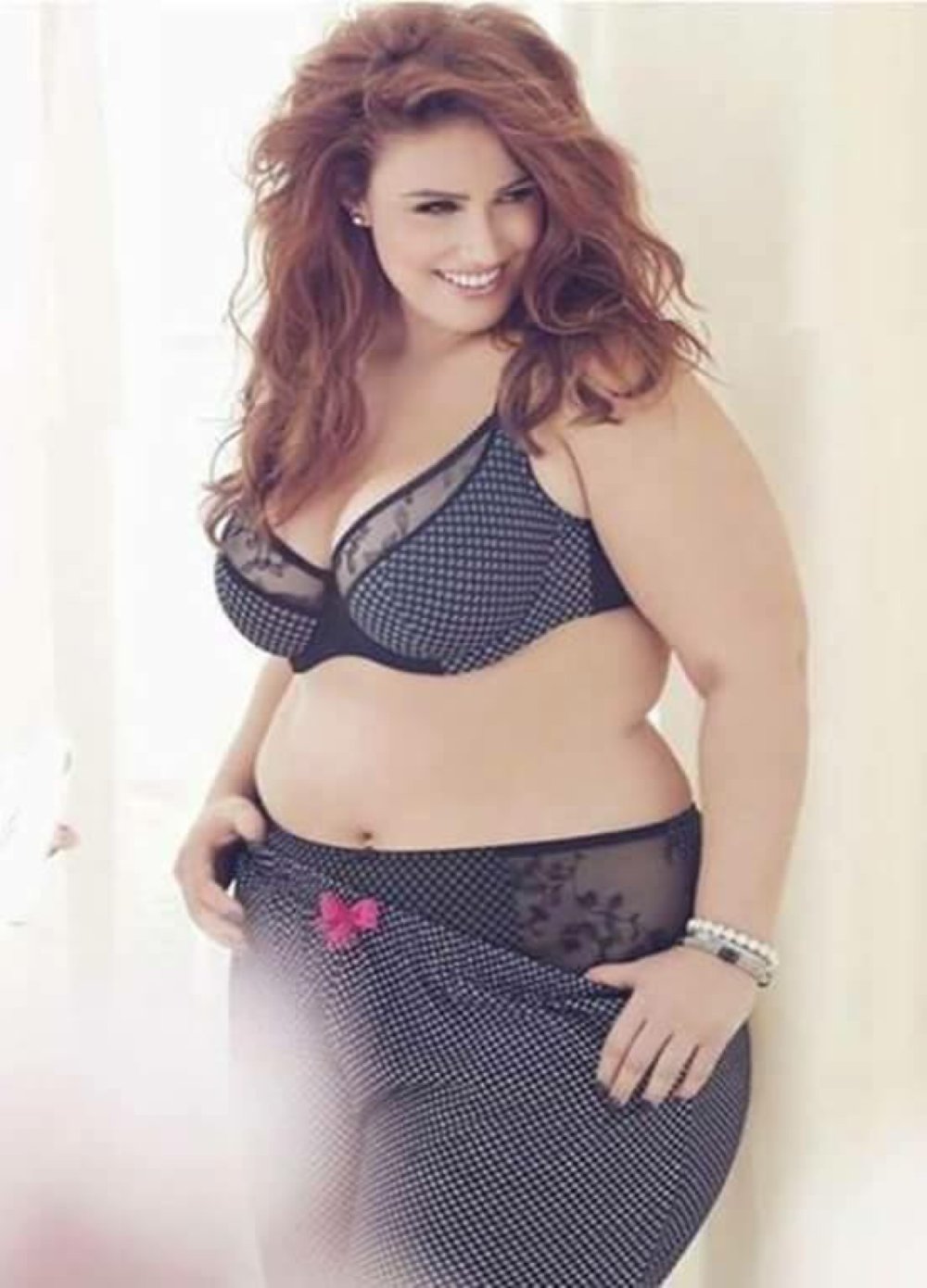 Plus-Size model Simone Maripos