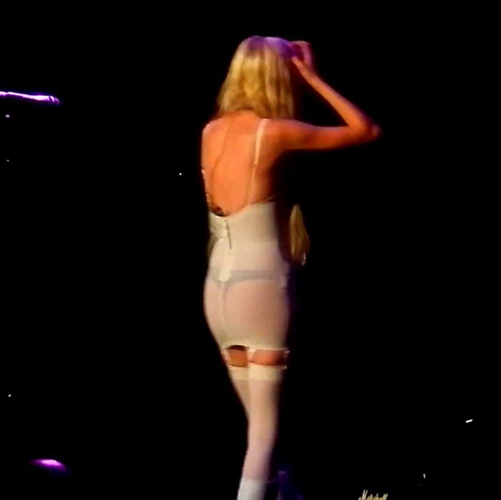 Taylor Momsen chest