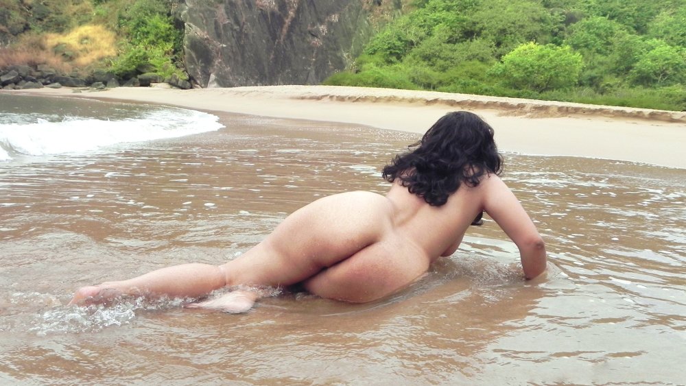Naked Indian women with wide hips
