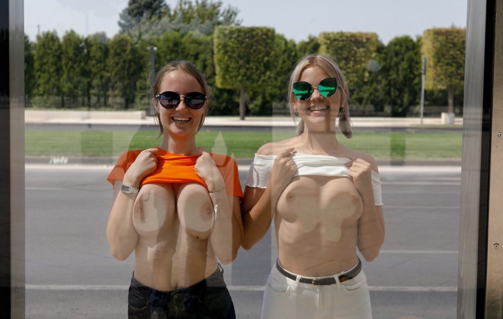 Big Tits Public Brales