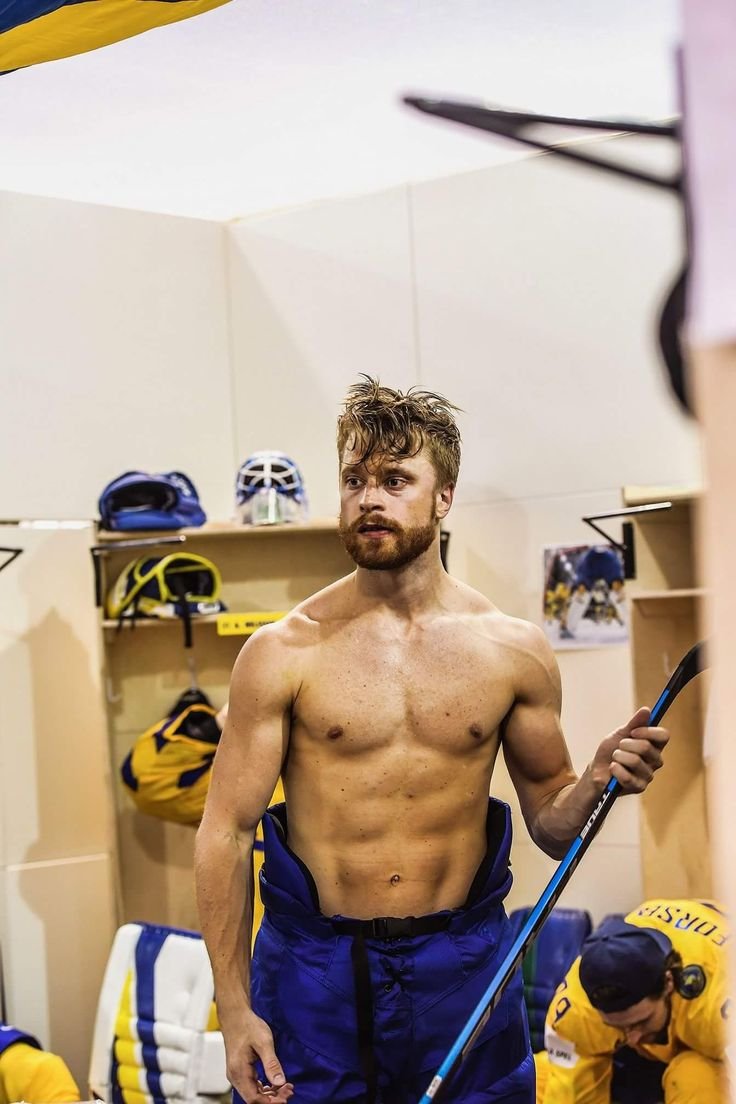 LGBT hockey players