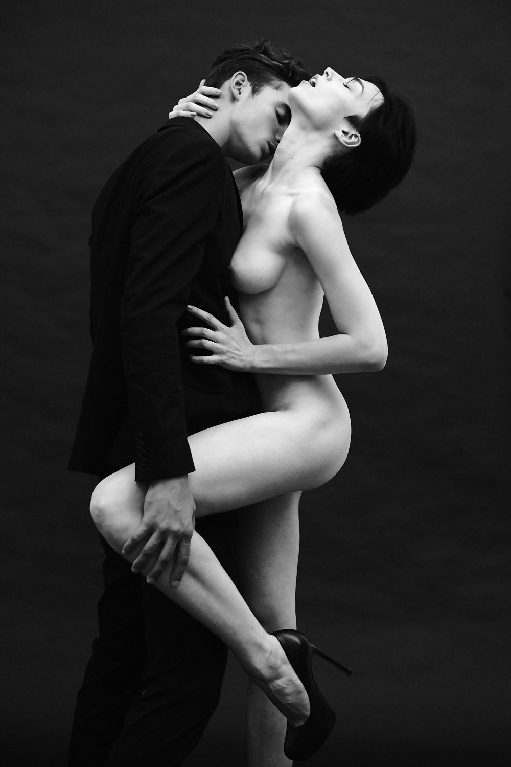 Naked women blackly white