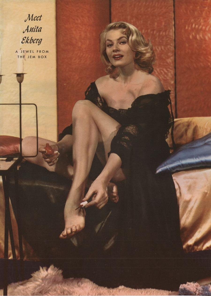 Anita Ekberg, Simvl Simvl (1950)