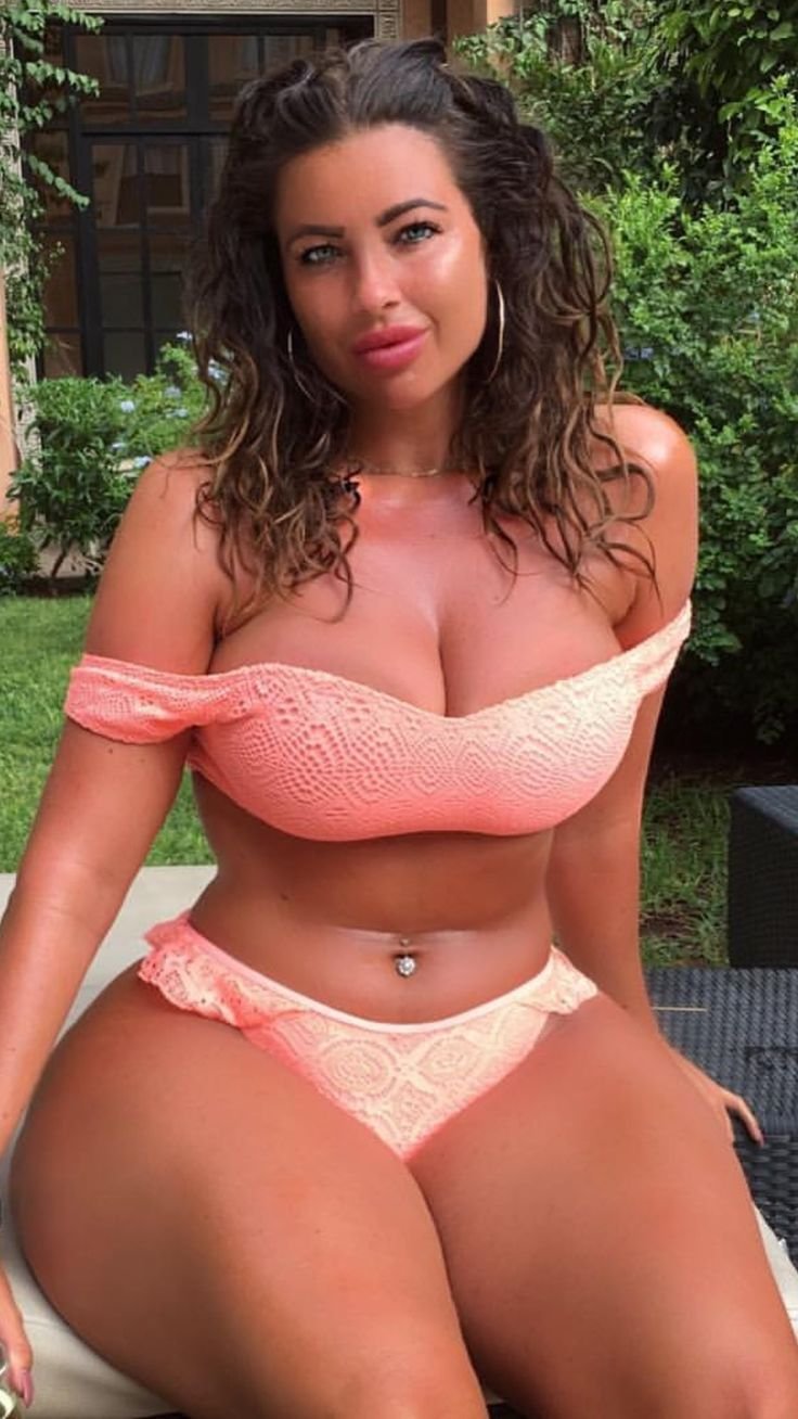 Charlie Etwell breasts