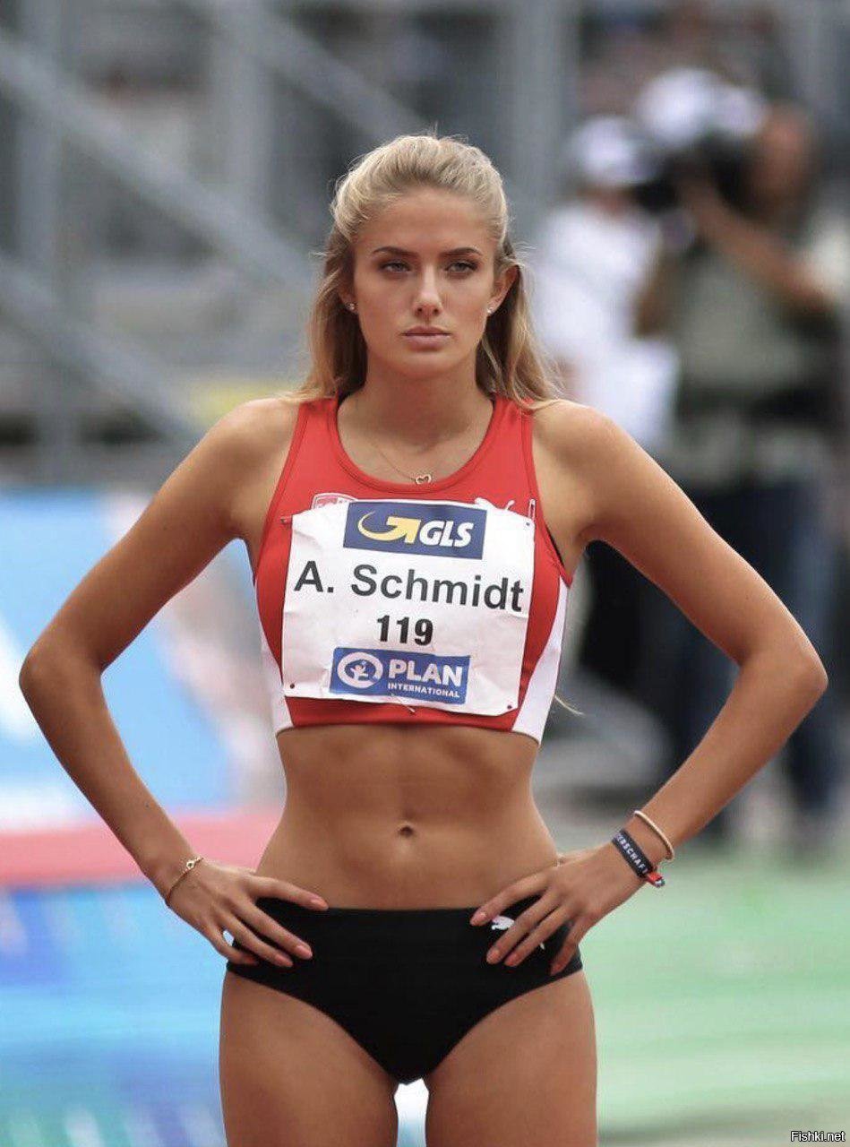 Alicia Schmidt legs