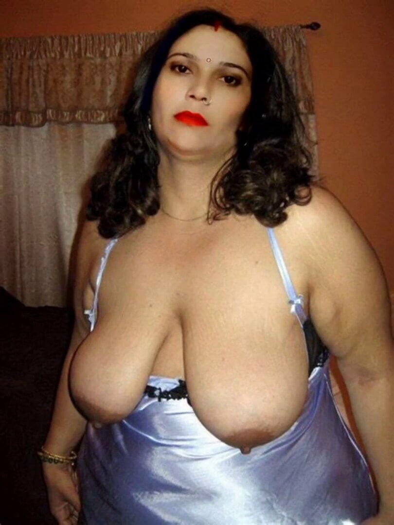 The Indian showed boobs