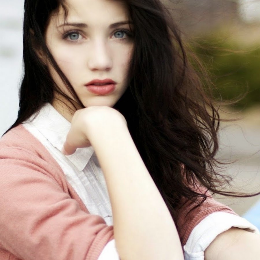 Emily Rudd Leaked