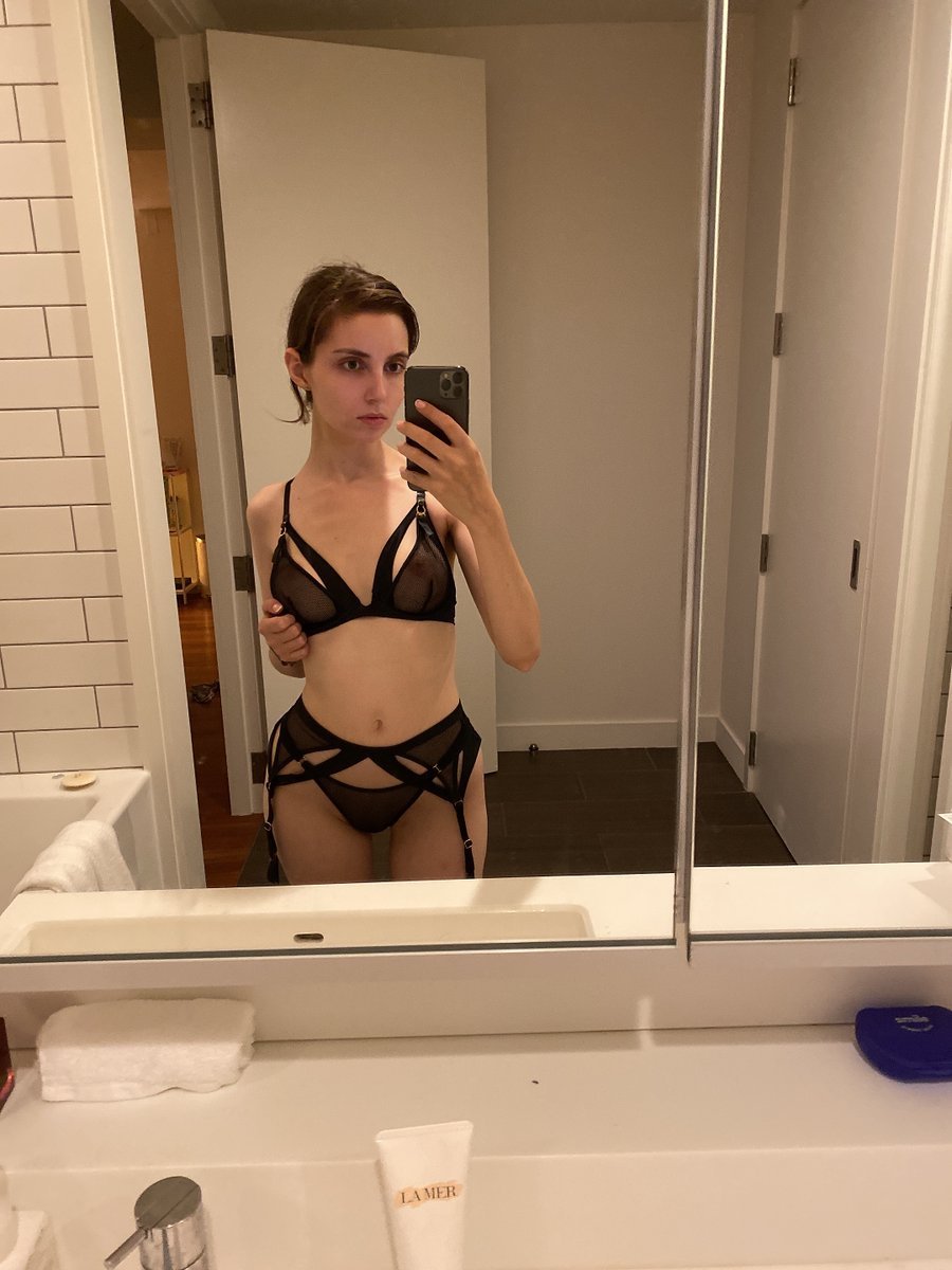 Liara Roux is naked