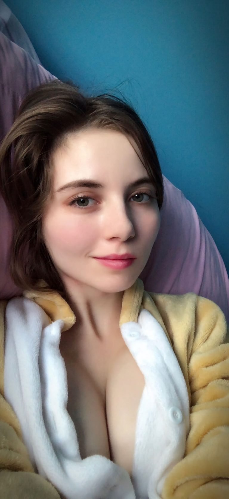 Liara Roux is naked