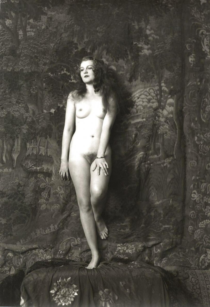 Naked women retro Africa