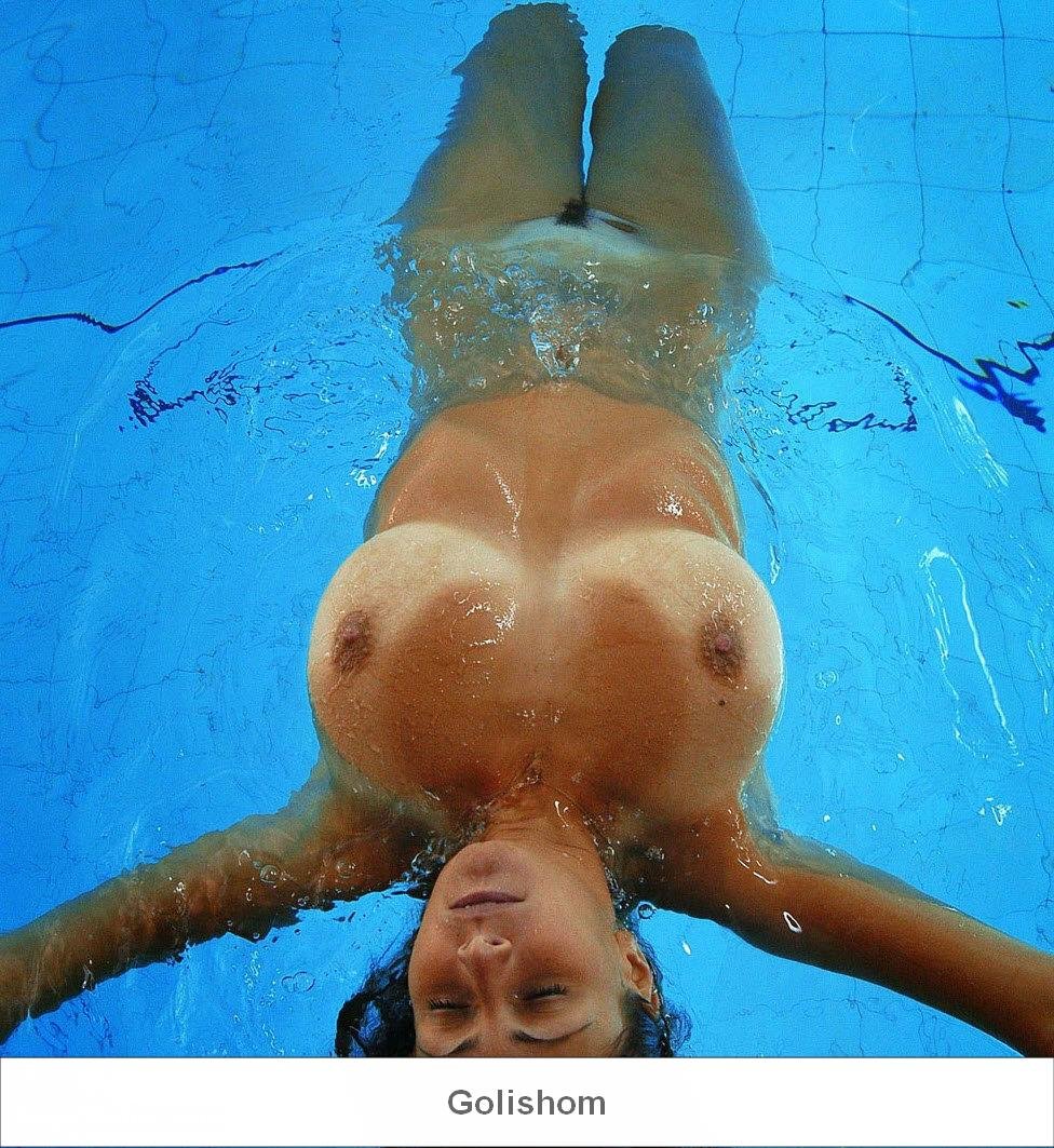 Erotic scenes under water