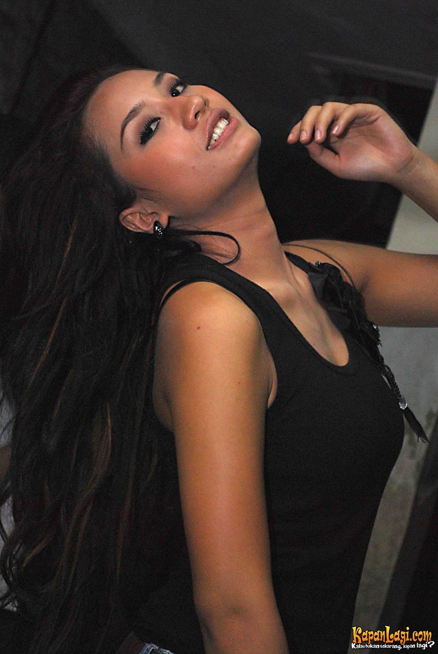 Shinta Bachir Hot