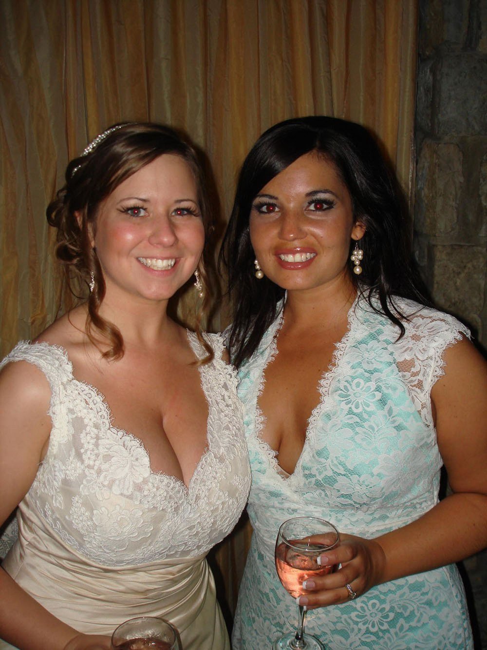 The bride of the neckline is private