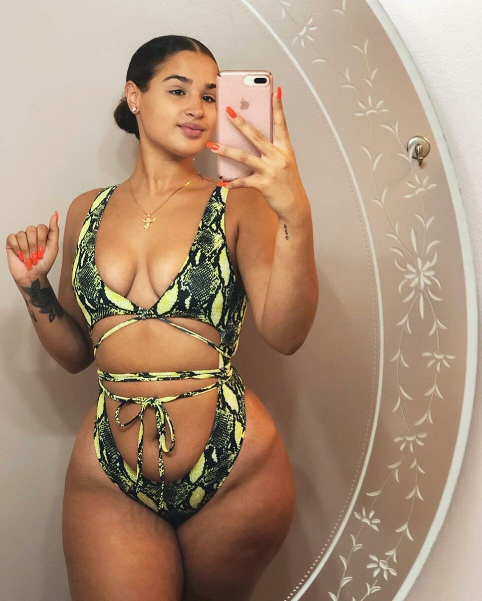 Natalia Lozano model Plus-Size nude