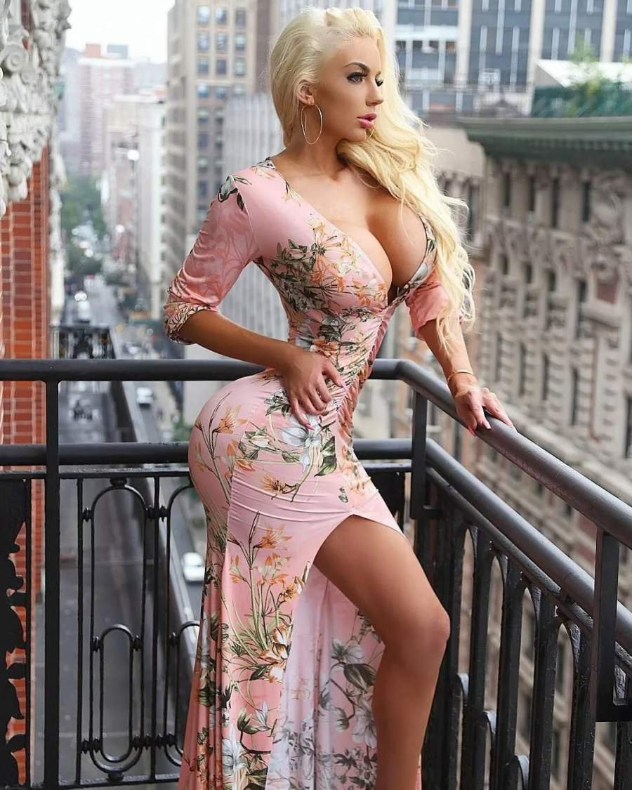 Sabrina Nicole fashion model