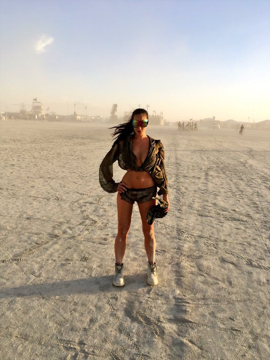 Rosie Elizabeth Roff naked