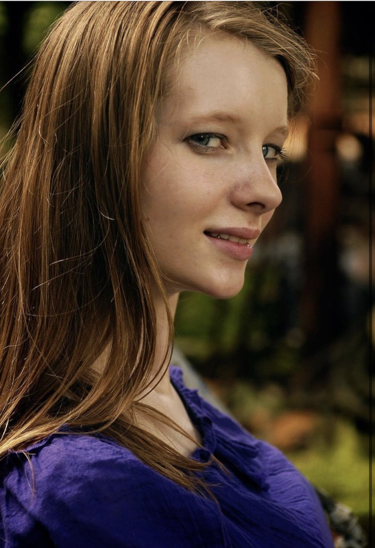 Victoria cozmolici