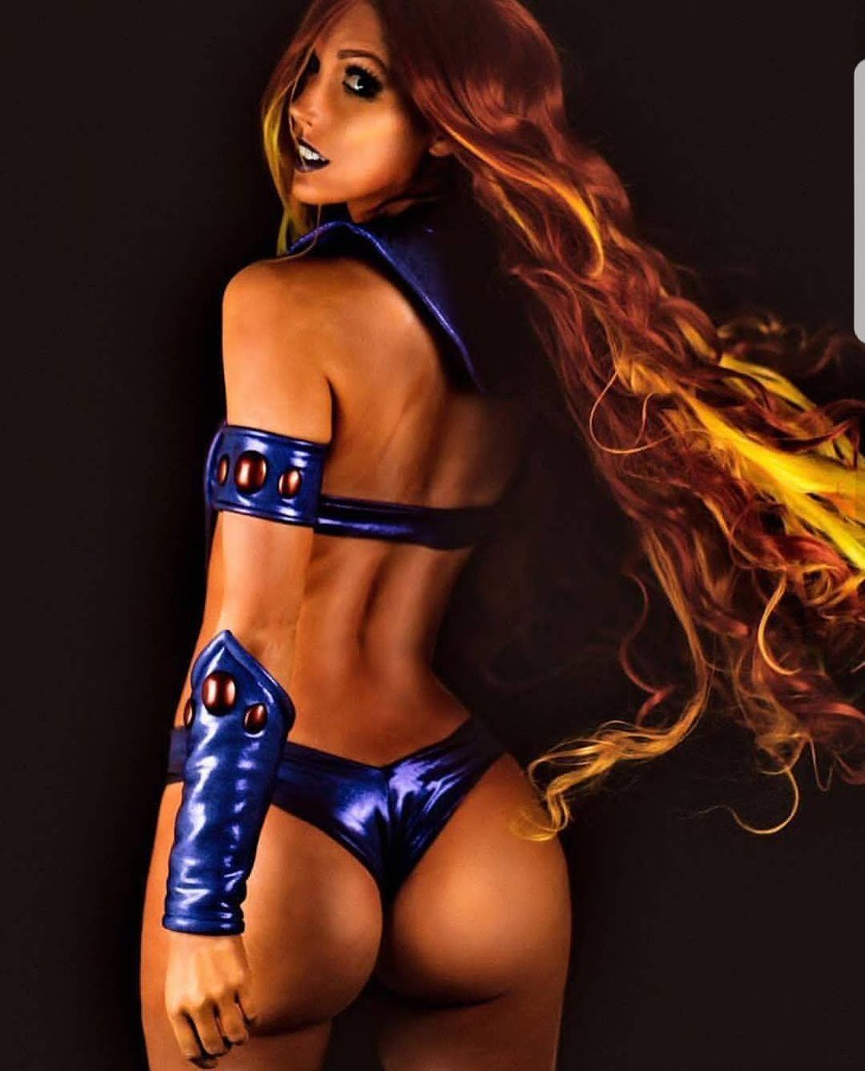 Starfire cosplay