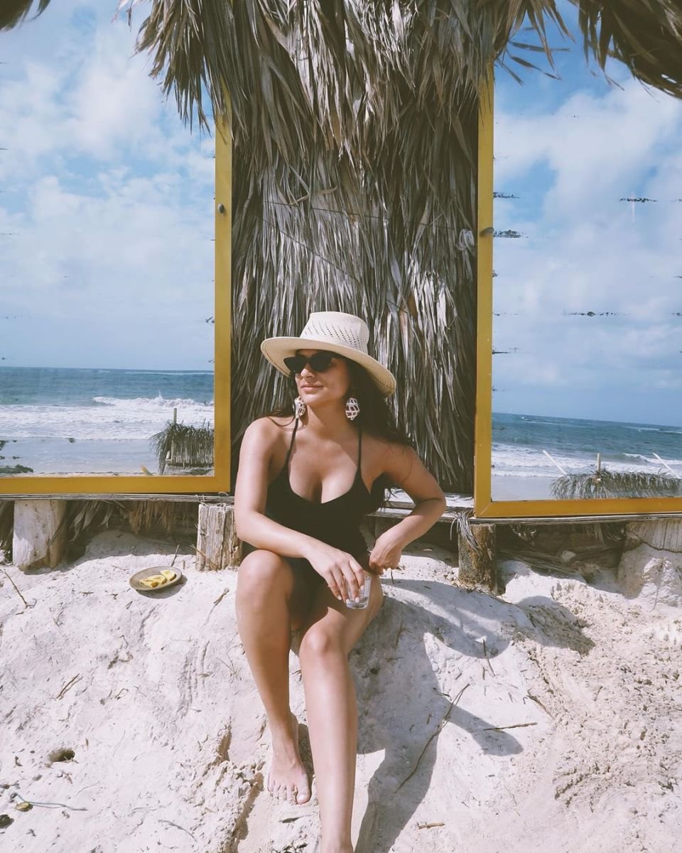 Lau Contreras nude