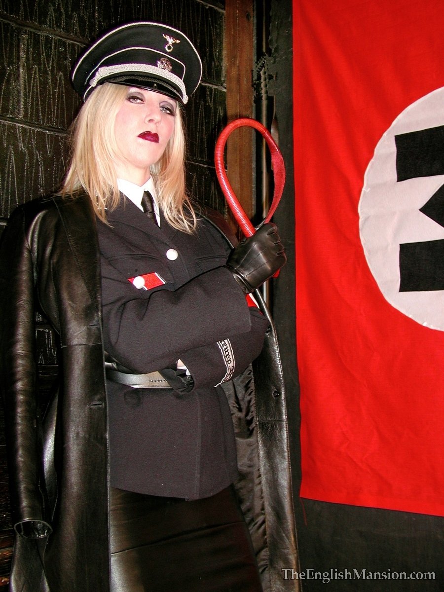 Dominatrix Nazi