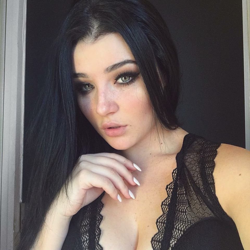 Mia Alves in Sports