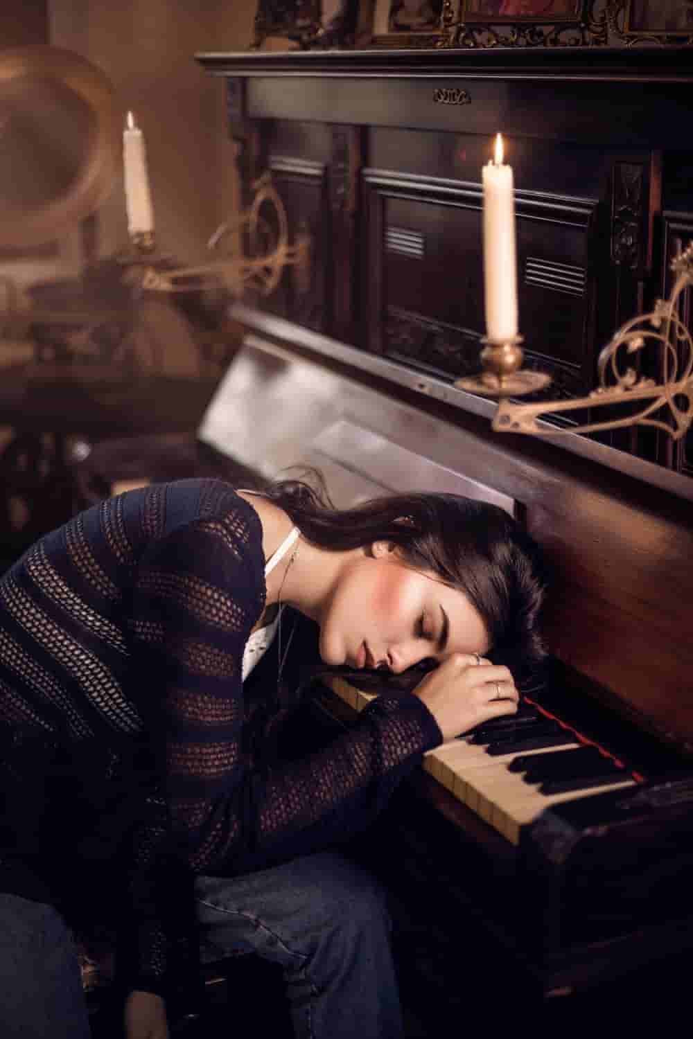 Naked Female Pianist