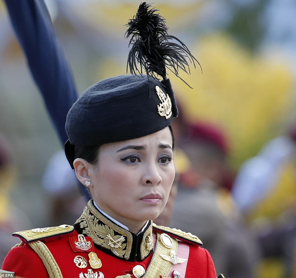 Maha vajiralongkorn sineenat wongvajirapakdi