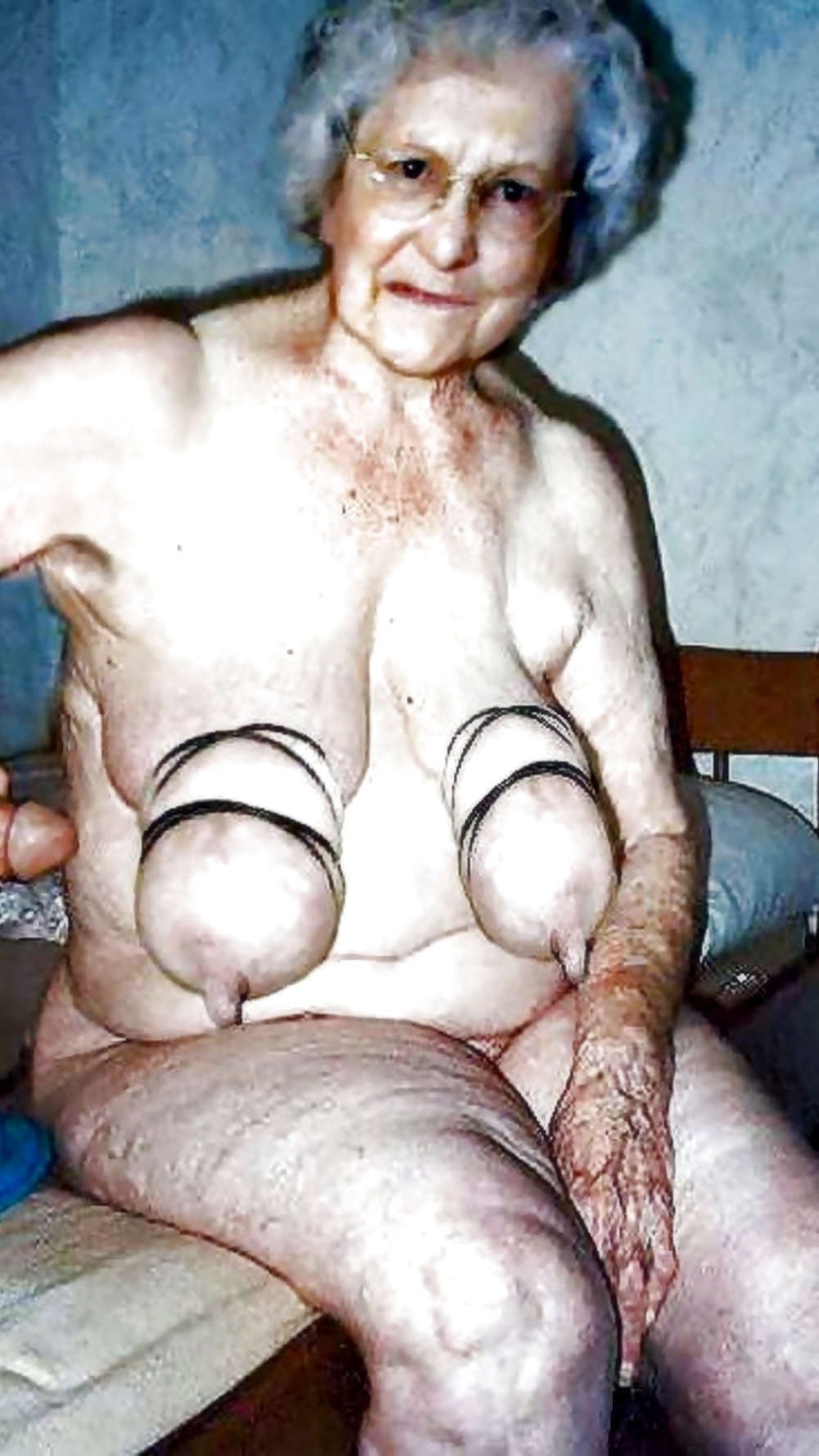 Daggering tits old women