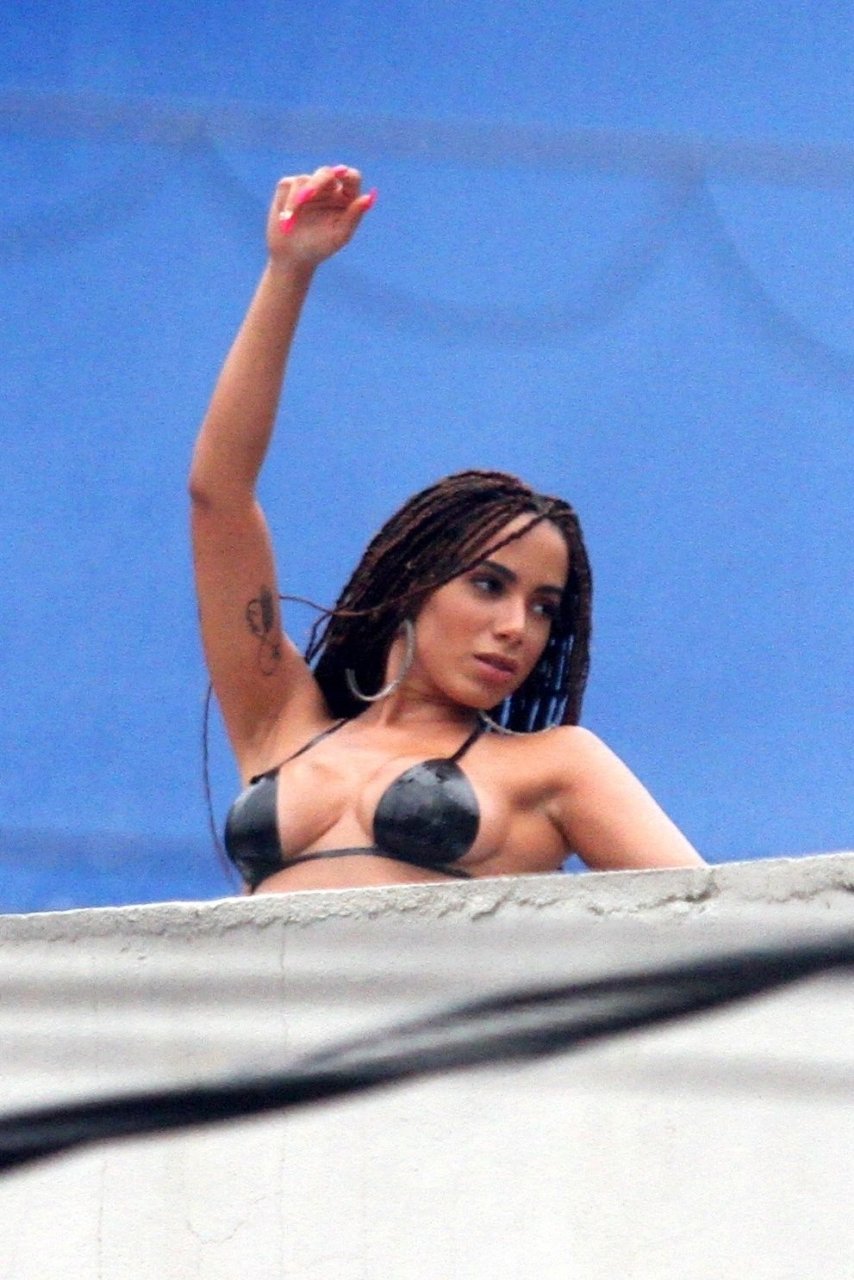 Anitta Becky Pla