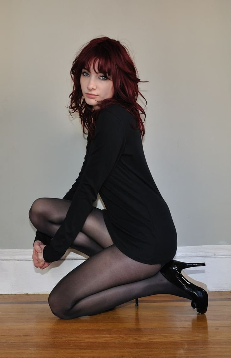 Crossdressers on high stilettos