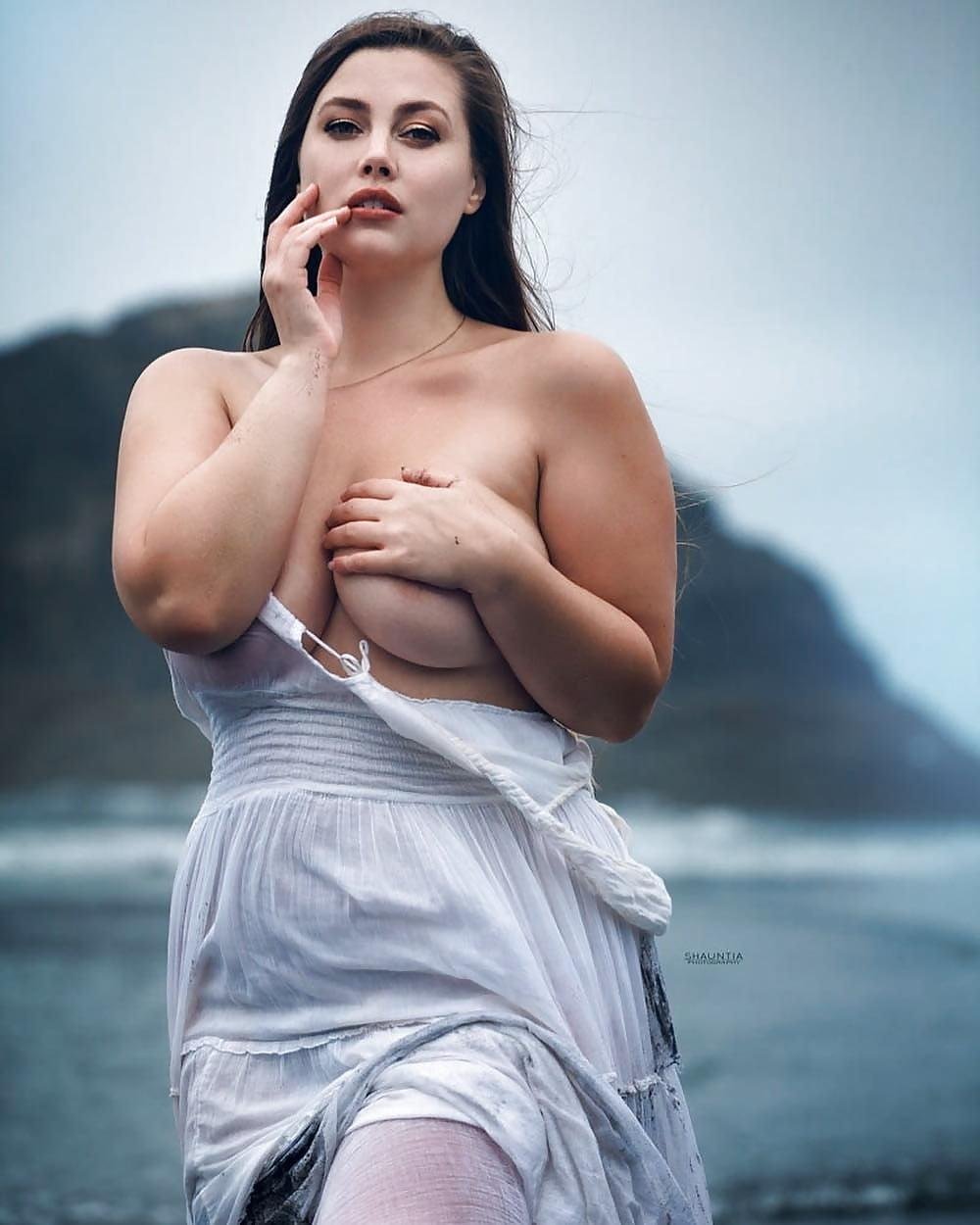 Lush beauty Lillias Right: