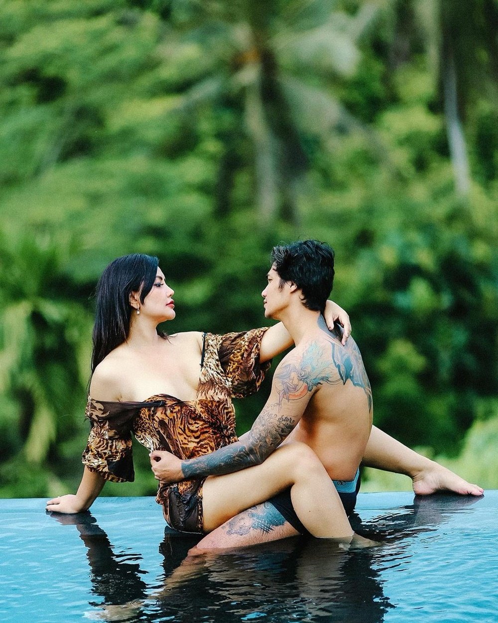 Tika Kaunang Hot Bugil