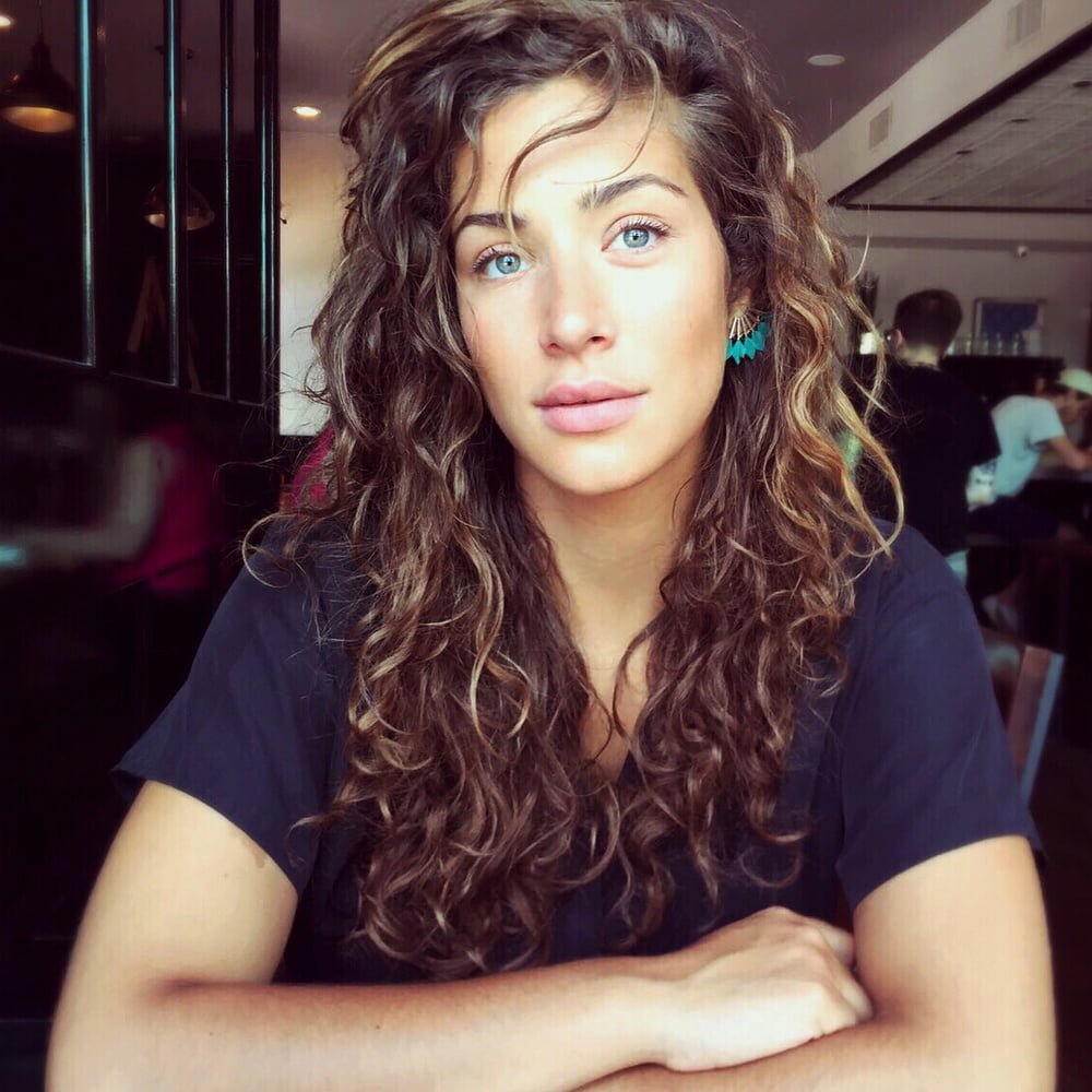 Manon Azem nationality