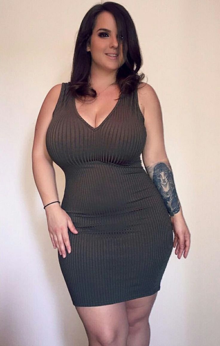 Selin Sentino is hot