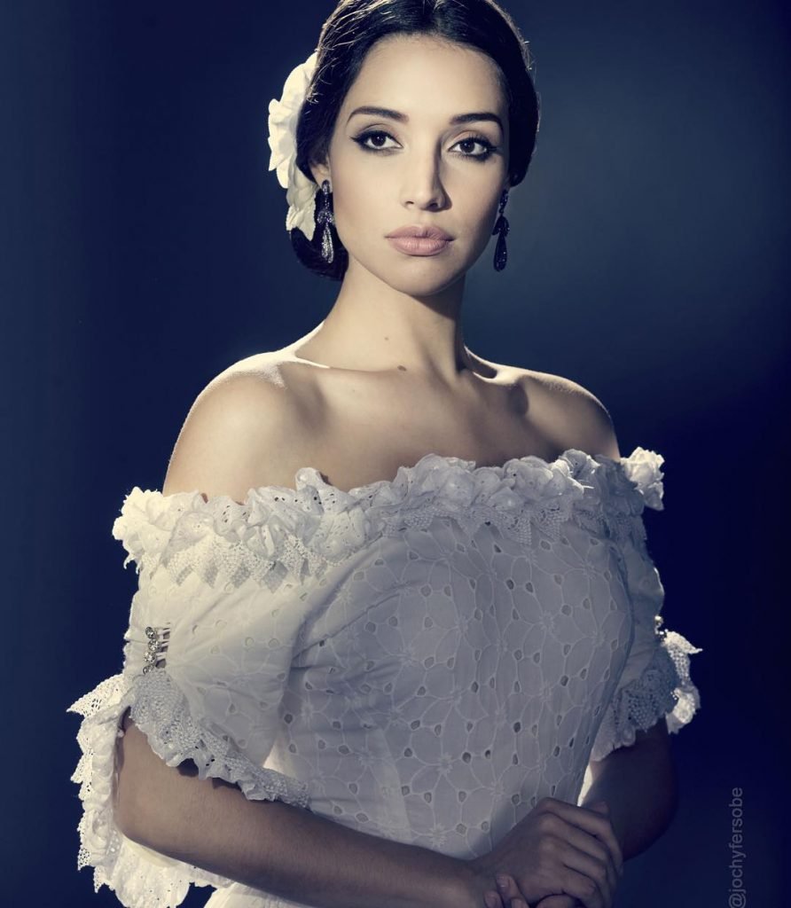 Charlotte Vega Maxim