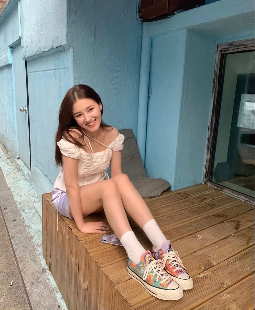 Nancy McDonie legs