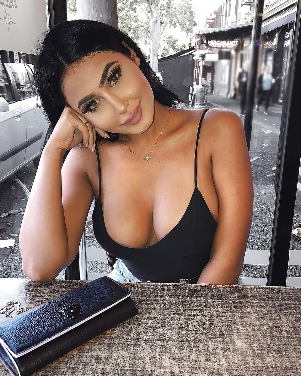 Latinka Decollet amateur