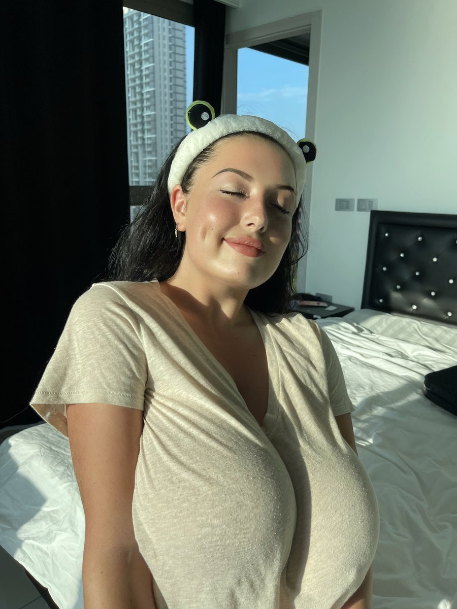 Milada Moore Tits